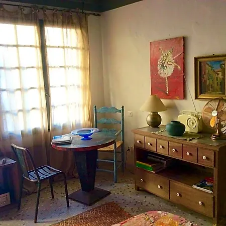 Nid D'artiste Bed & Breakfast 3*
